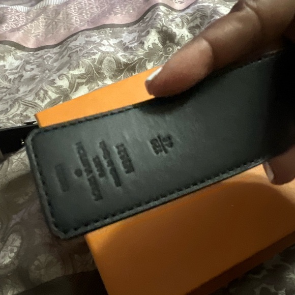 LV Initiales 40mm Reversible - Picture 7 of 10